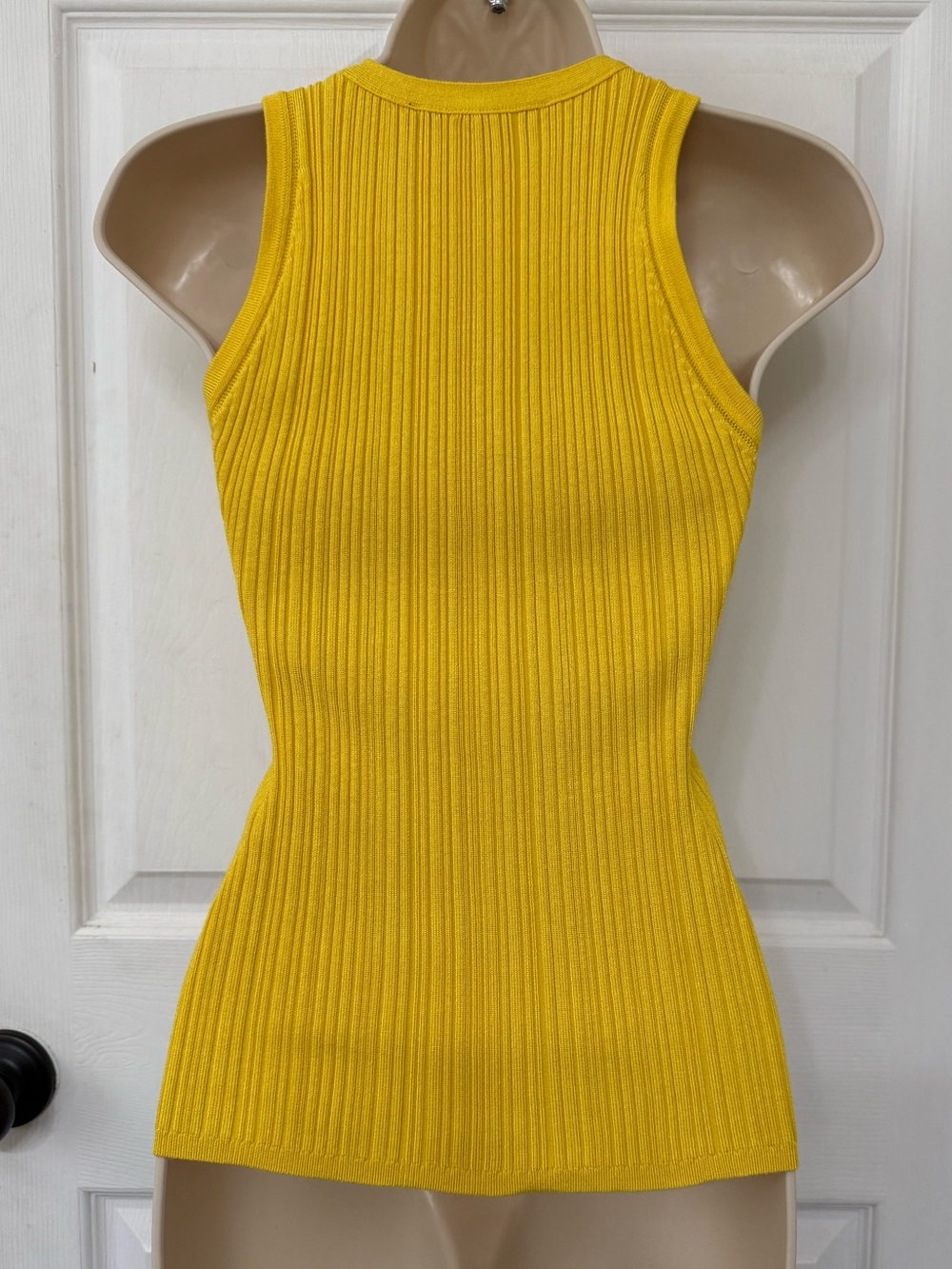White House Black Market Yellow Ribbed Tank XS Snap Front Stretch Top - Picture 4 of 9